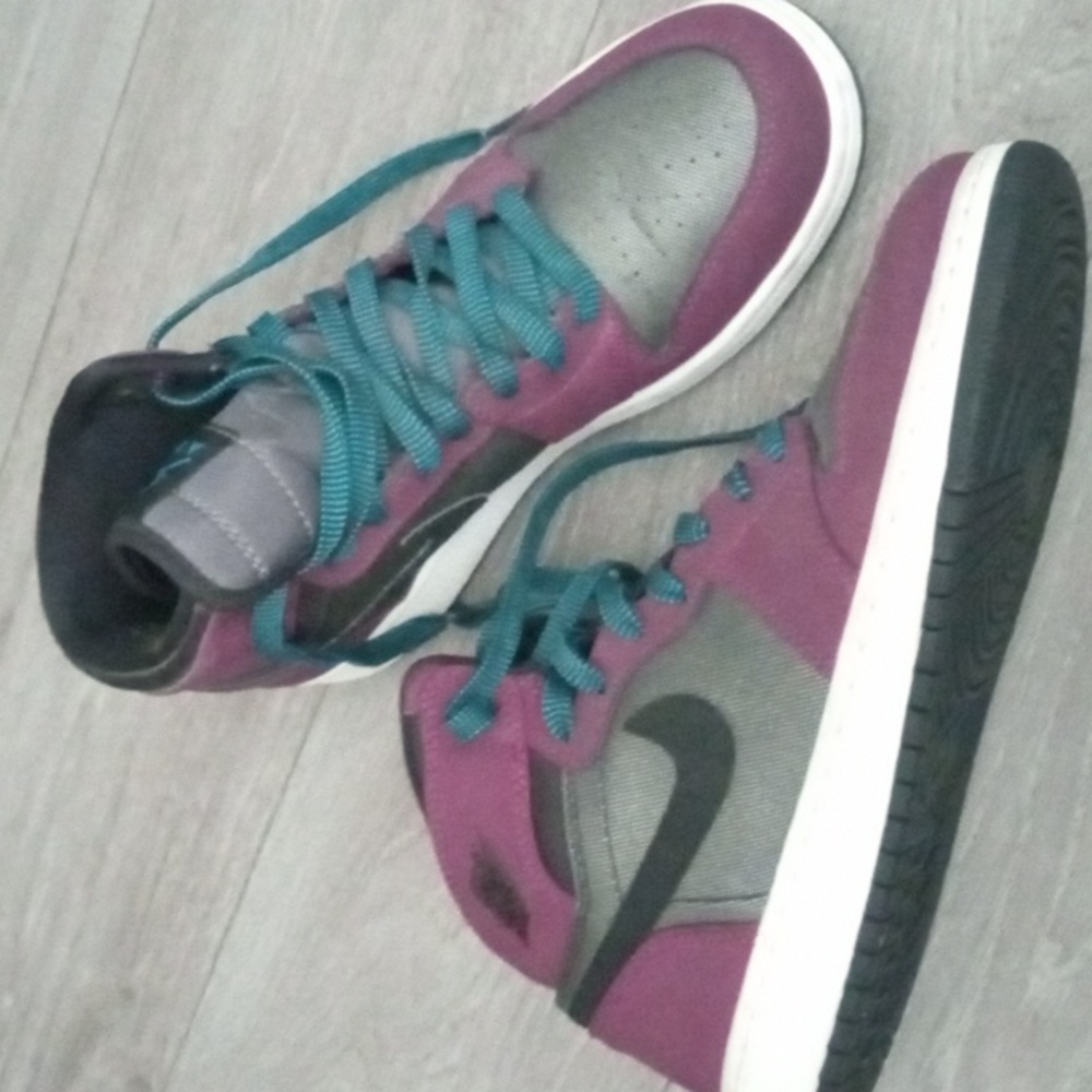 Jordan 1 turquoise/ burgundy